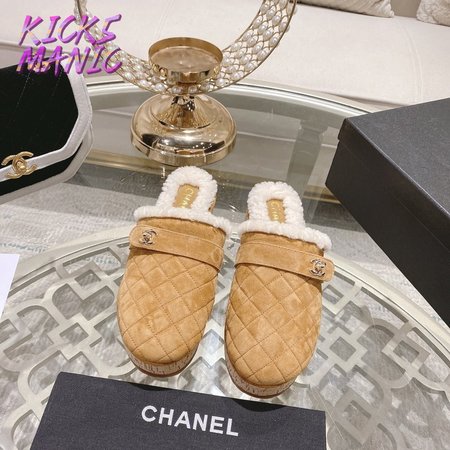 Chanel 21B Brown Suede Turnlock CC Logo Shearling Clog 35-41