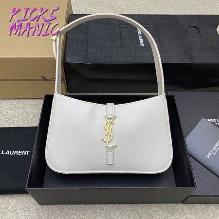 Saint Laurent Le 5 A 7 Hobo Bag In Smooth Leather Blanc Vintage