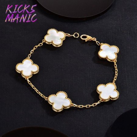 Women Van Cleef & Arpels Vintage Alhambra Bracelet
