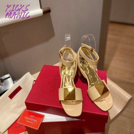 Valentino One Stud Calfskin Sandal 35-39